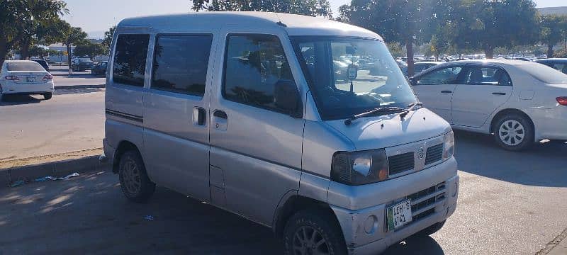 nissan clipper with 8 seats 3