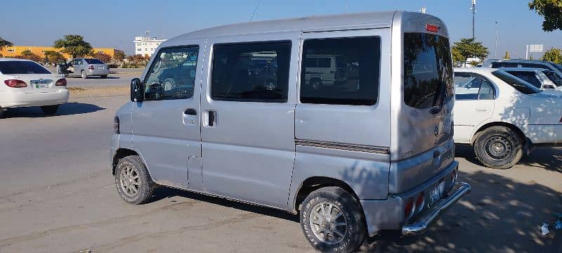 nissan clipper with 8 seats 4
