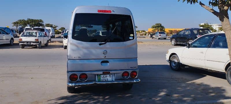 nissan clipper with 8 seats 2