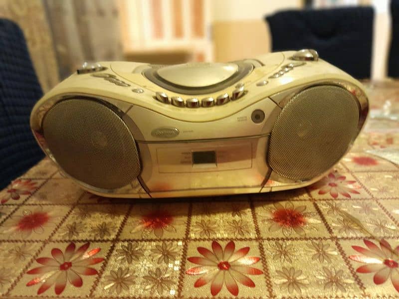 portable CD and radio cassette player 3