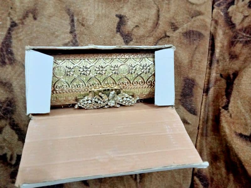 wedding clutch in new condition 4