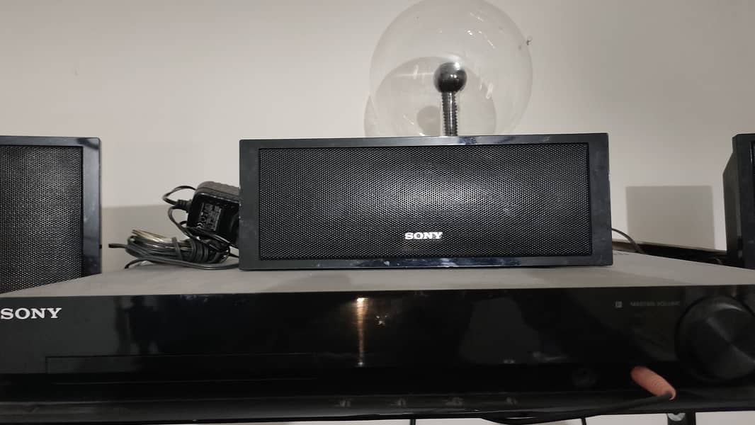 Sony Home Theatre 5.1 Dav-DZ330 Condition 10/10 Imported product 1