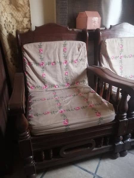 DIYAAR WOOD OLD STYLE 5 SEATER SOFA SET FOR SALE | EXCELLENT CONDITION 2
