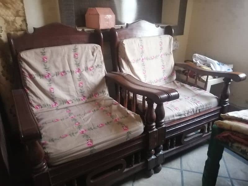 DIYAAR WOOD OLD STYLE 5 SEATER SOFA SET FOR SALE | EXCELLENT CONDITION 3