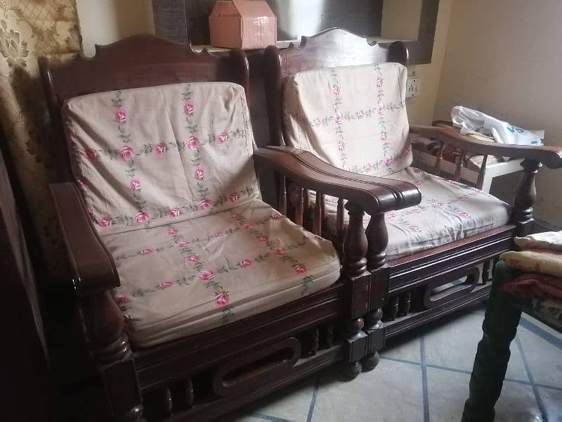 DIYAAR WOOD OLD STYLE 5 SEATER SOFA SET FOR SALE | EXCELLENT CONDITION 4