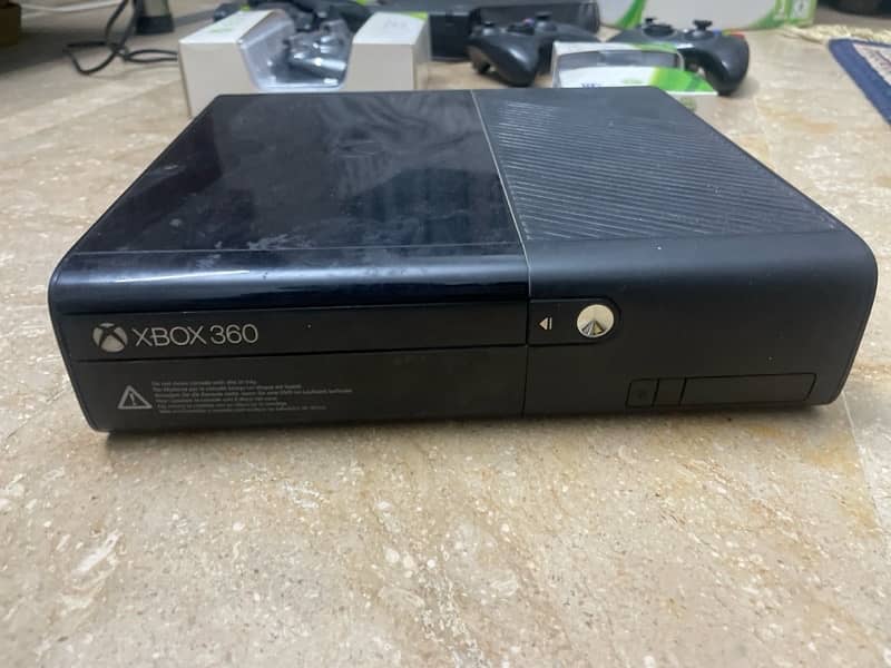 Xbox 360 with all accessories and 170 + games 7