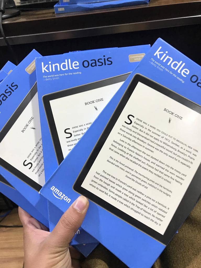 Amazon Kindle Oasis 32GB – With 7” display and page turn buttons 0