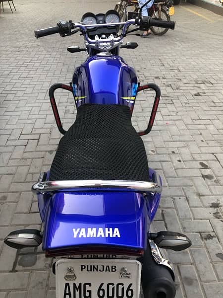 Yamaha YBR G 2022 125cc 12