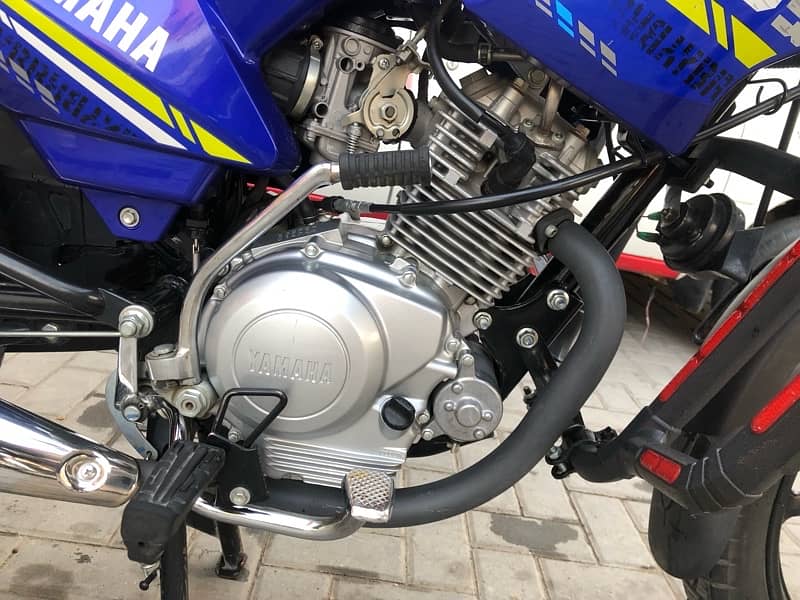 Yamaha YBR G 2022 125cc 13