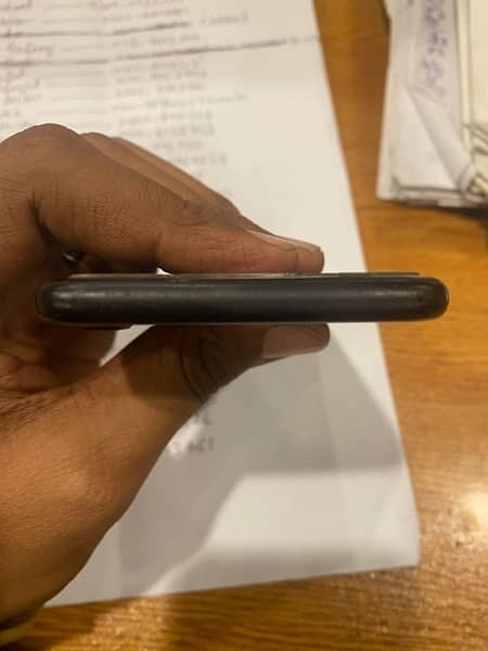 iPhone 7  128GB PTA approved 3