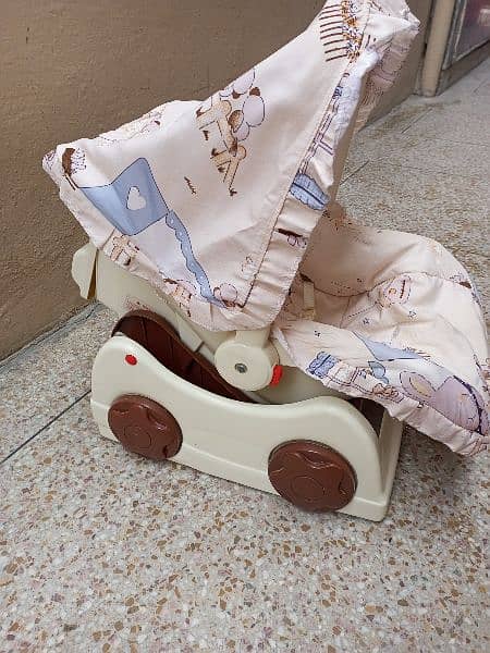 baby carrycot. . 1
