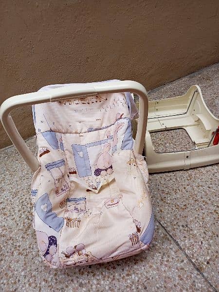 baby carrycot. . 9