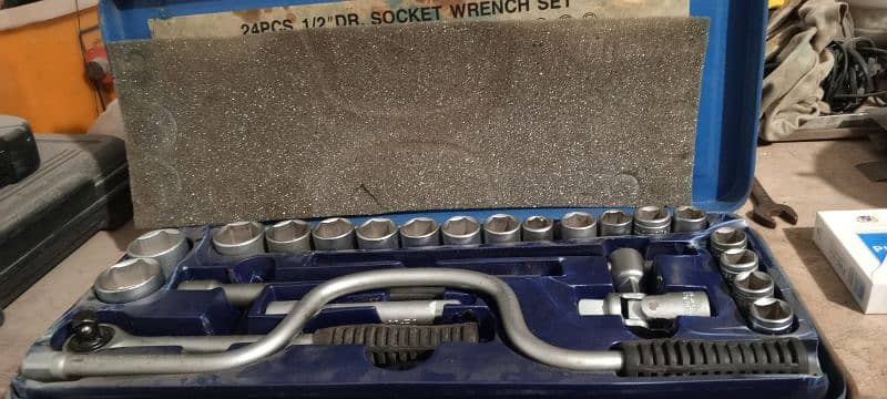 DEHCO W GERMANY RATCHET & SOCKET SET 0