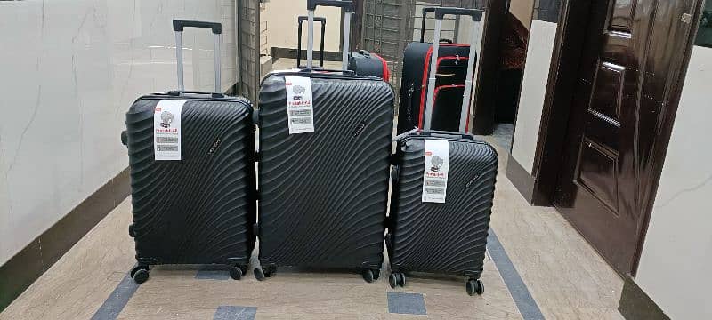 Luggage bags/ travel suitcases/ trolley bags/ travel trolley/ attachi 0