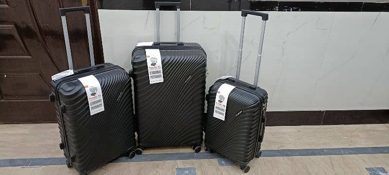 Luggage bags/ travel suitcases/ trolley bags/ travel trolley/ attachi 5