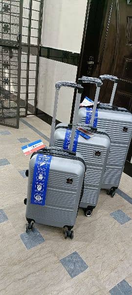 Luggage bags/ travel suitcases/ trolley bags/ travel trolley/ attachi 8