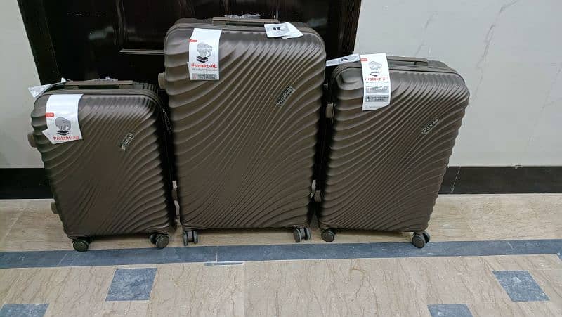 Luggage bags/ travel suitcases/ trolley bags/ travel trolley/ attachi 9