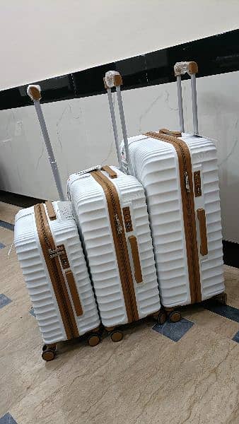 Luggage bags/ travel suitcases/ trolley bags/ travel trolley/ attachi 16