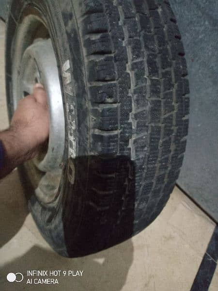 2 new tubeless tire with original stapny 1