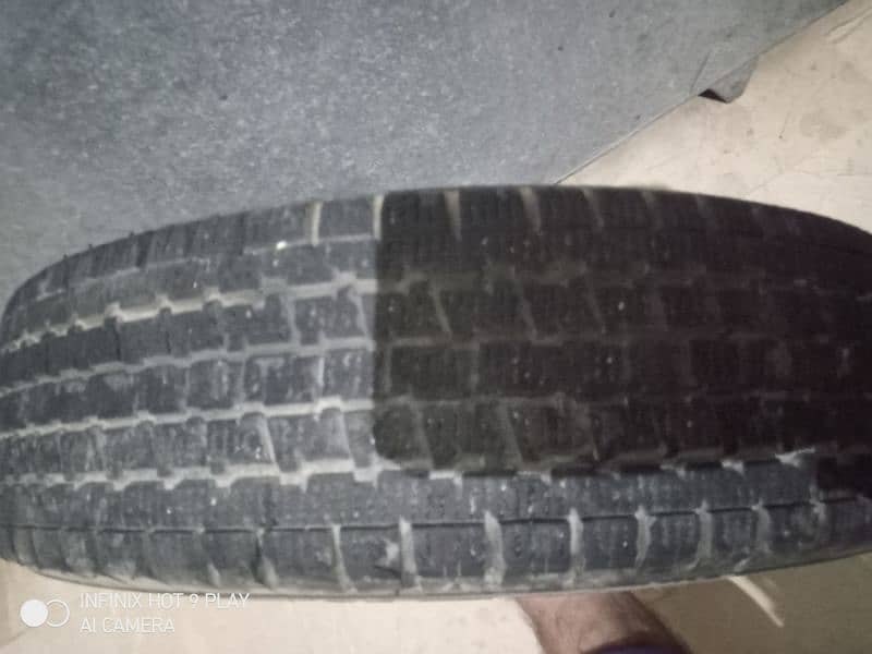 2 new tubeless tire with original stapny 2
