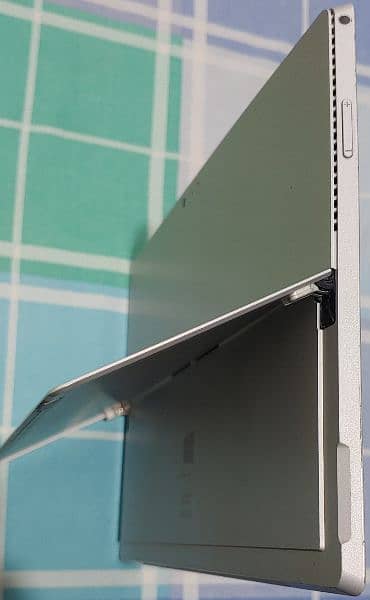 Microsoft Surface Pro 3 i5-4300U 8GB RAM 256GB SSD Laptop. 3