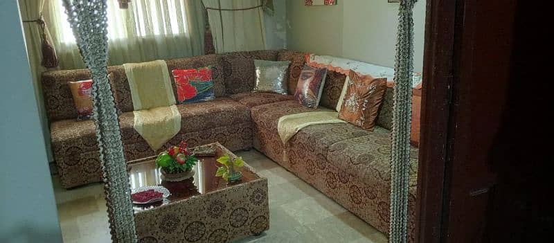 Corner  7-seater Fancy and stylish sofa set with table for sale, 4