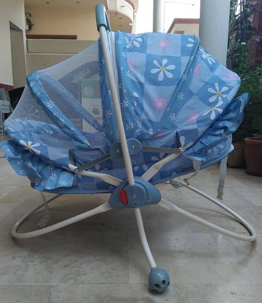 highchair,cradle and baby basket sell 6