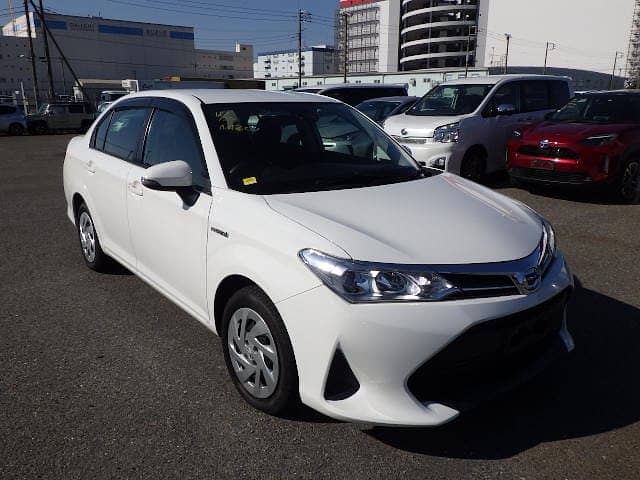 Toyota Axio 2020 White 4.5 Grade for Sale 4