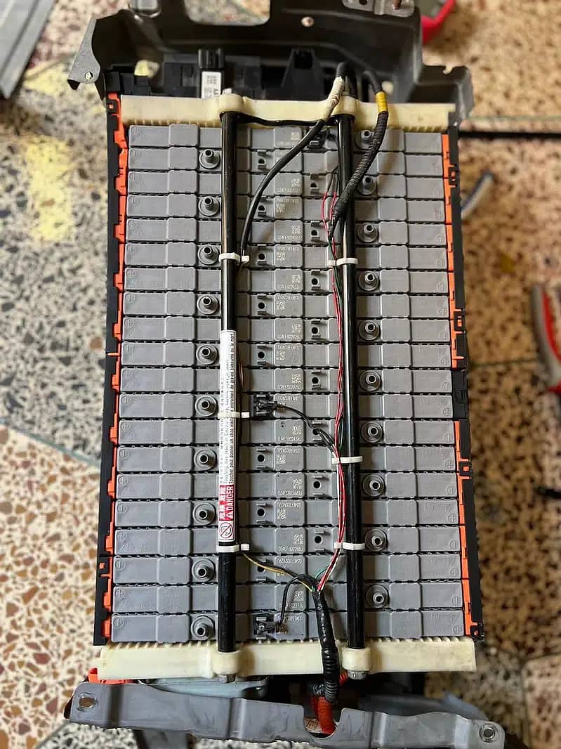 Toyota aqua hybrid battery prius hybrid battery 16