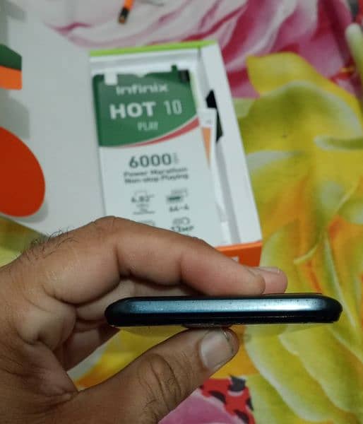 Infinix hot 10 play 4/64 6