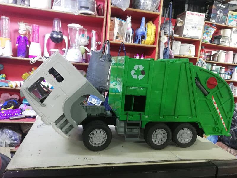 Imported Green Gargabe truck 1