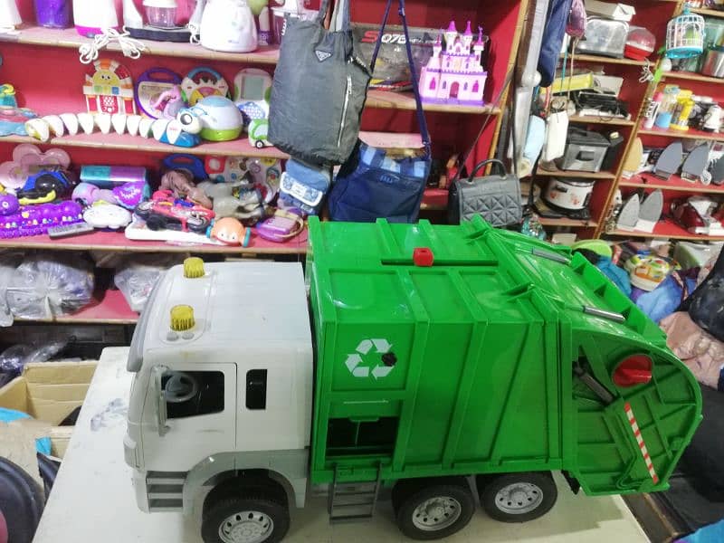 Imported Green Gargabe truck 2