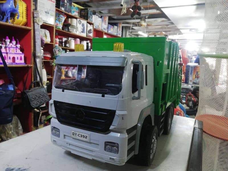 Imported Green Gargabe truck 3