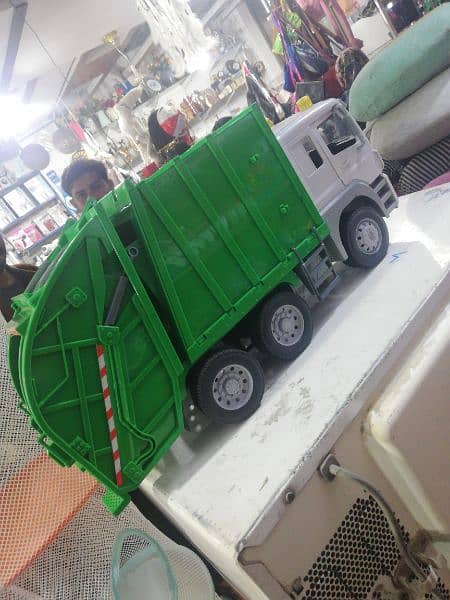 Imported Green Gargabe truck 5