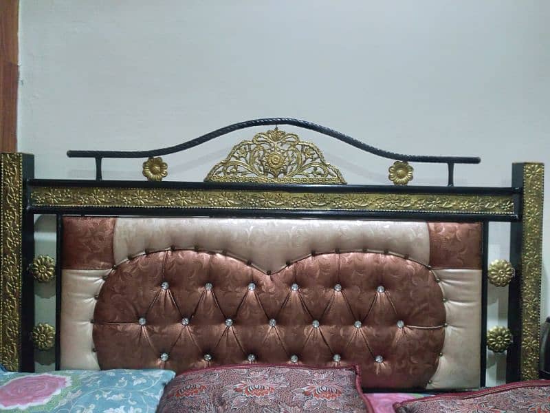 iron bed for sale 0