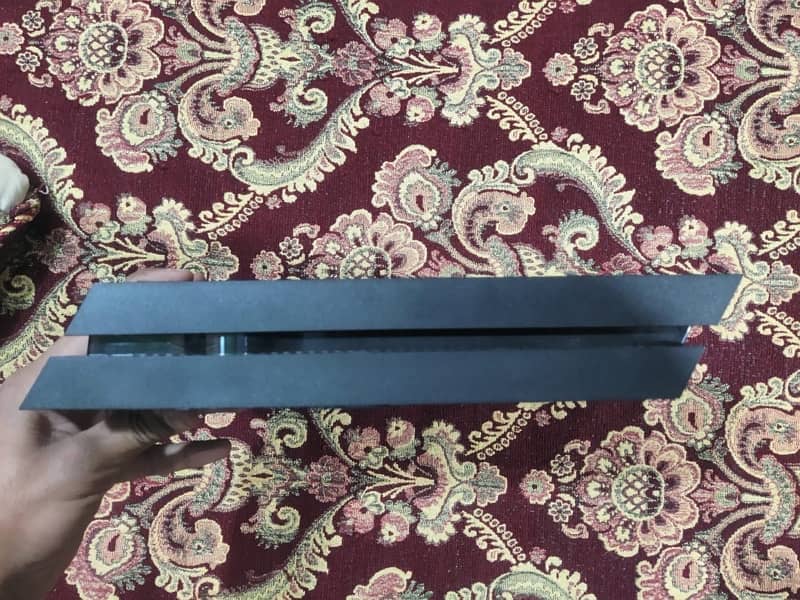 Playstation 4 (1tb) with 4 games 2