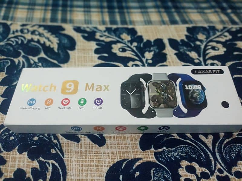 Laxas Fit Watch 9 Max
Black colour stainless body 4