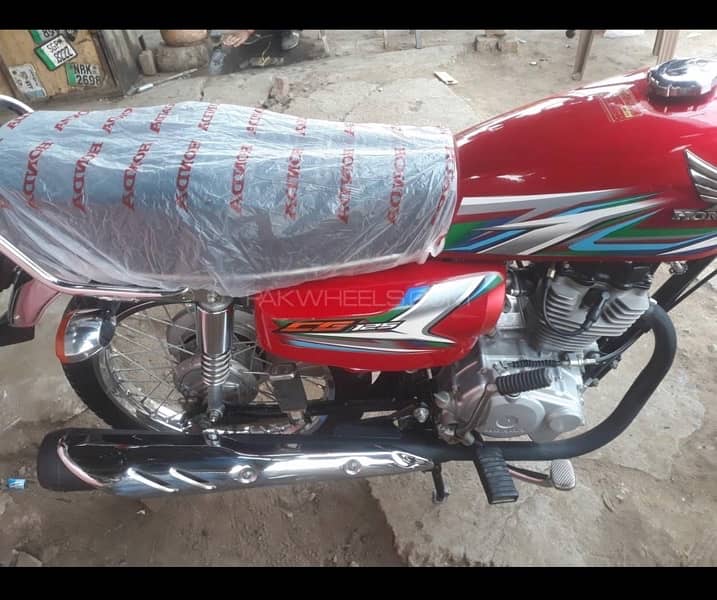 Honda 125CC Red Color Brand New Unregistered 5kms 1