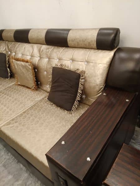 used sofa in excellent condition 1
