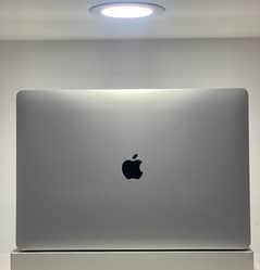 Macbook Pro 2019 || Core I9 || 16/512 Touchbar