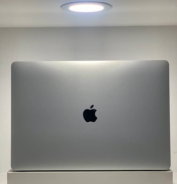 Macbook Pro 2019 || Core I9 || 16/512 Touchbar 0