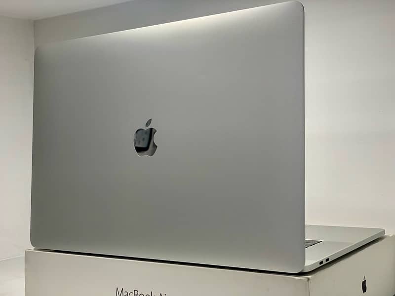 Macbook Pro 2019 || Core I9 || 16/512 Touchbar 3