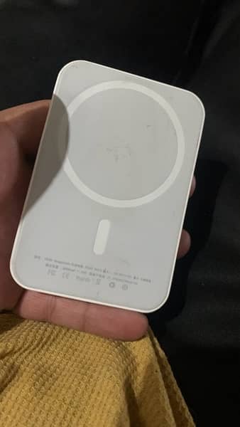 Apple wireless charger with power bank 1