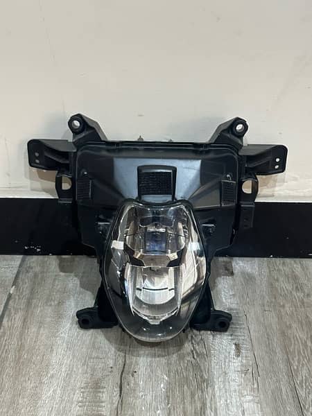 GSXR1000  GSX-R1000 2017 to 2023 headlight headlamp 0