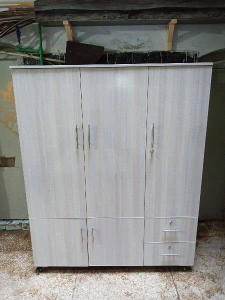 cupboard Wardrobe big Almari triple door 0316,5004723 4