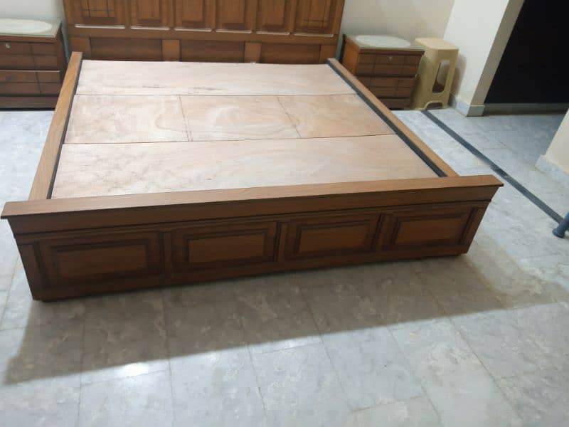 wooden bed 4