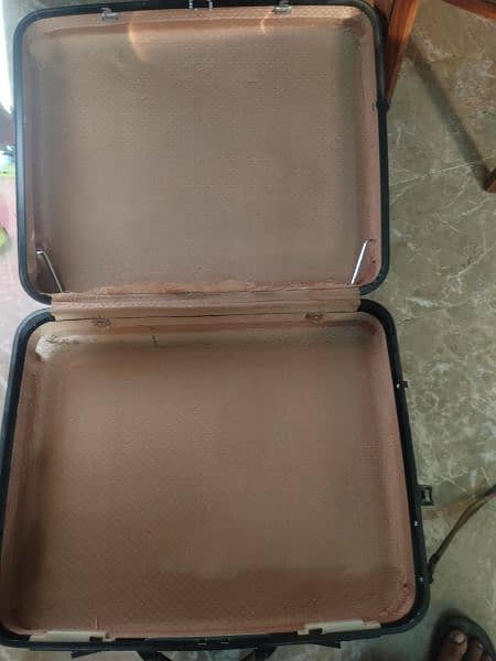 diplomat suitcase for sell in karachi 6
