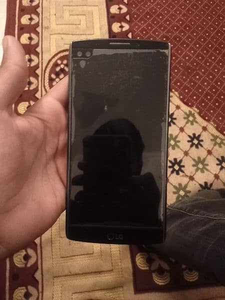 LG V10 for sale 10/8 condition 2