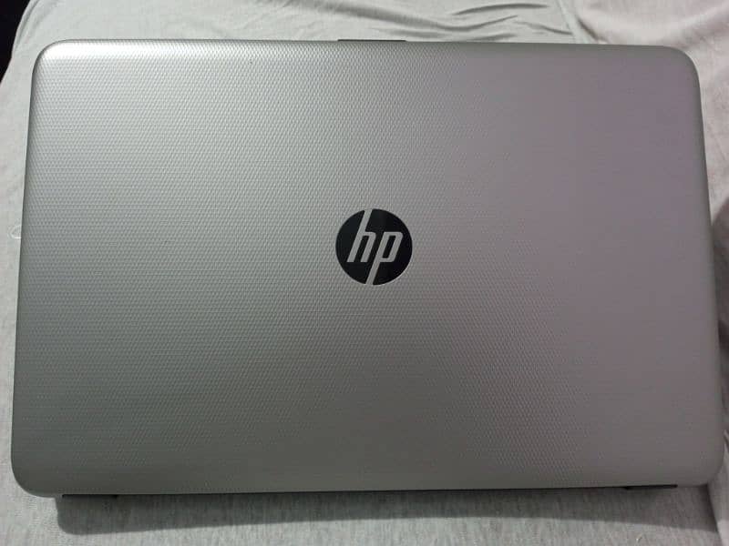 Hp
Laptop core i3 4th generation 3