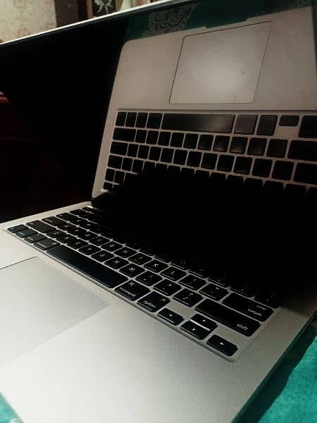 MacBook pro 2015 model 0